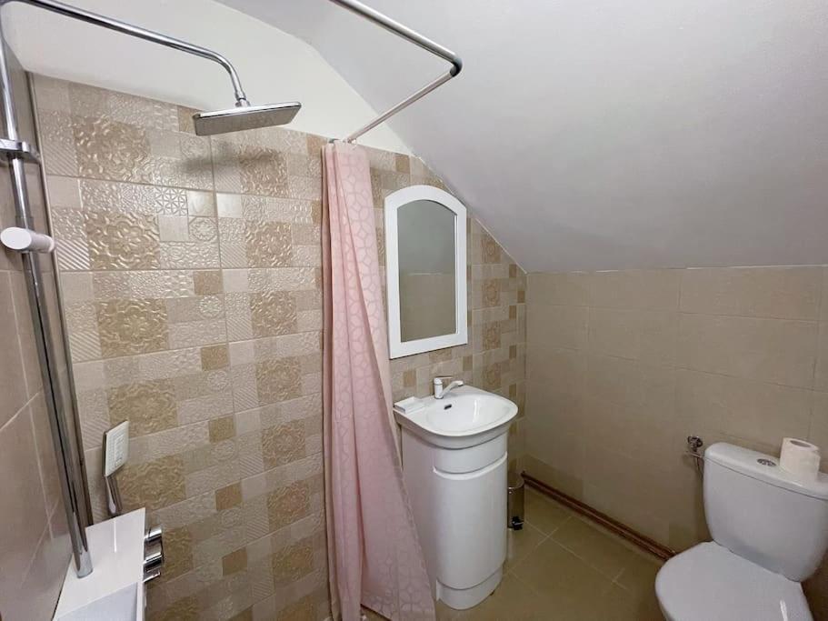 Отель Casa La Doi Nuci Bradet  Экстерьер фото