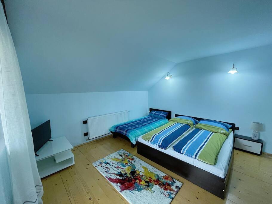 Отель Casa La Doi Nuci Bradet  Экстерьер фото