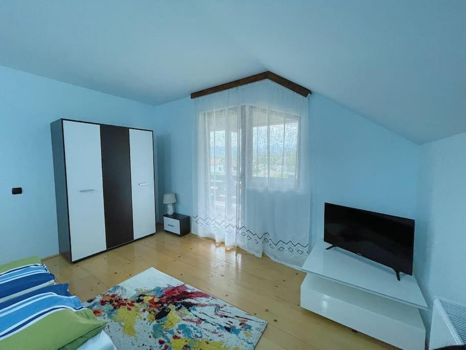 Отель Casa La Doi Nuci Bradet  Экстерьер фото