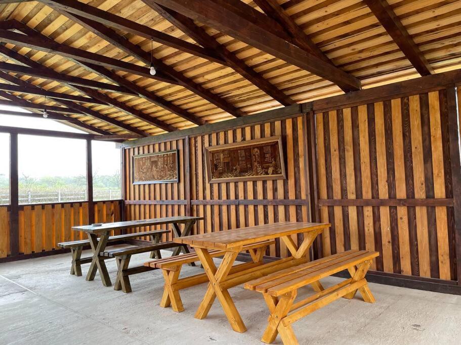 Отель Casa La Doi Nuci Bradet  Экстерьер фото