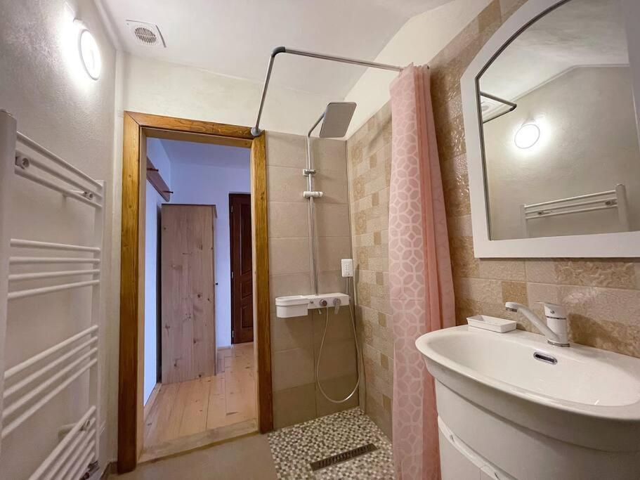 Отель Casa La Doi Nuci Bradet  Экстерьер фото