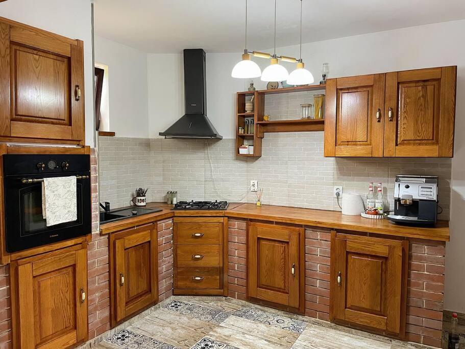 Отель Casa La Doi Nuci Bradet  Экстерьер фото