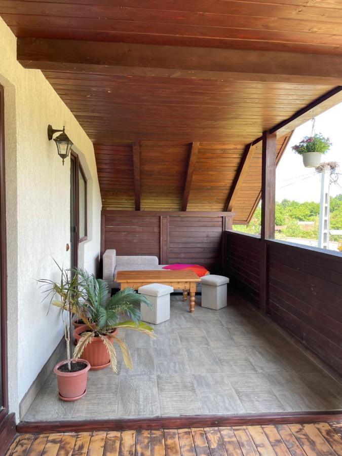 Отель Casa La Doi Nuci Bradet  Экстерьер фото